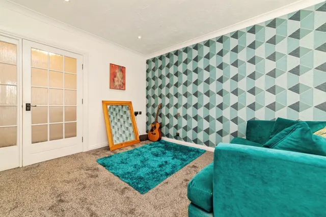 Photo 3 — Barnside Court, WELWYN GARDEN CITY