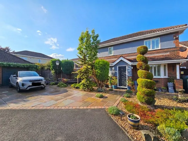 Whitebeam Close, Altrincham, photo 1