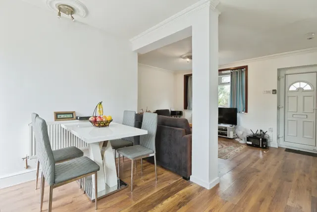 Bastion Road, London, SE2, photo 2