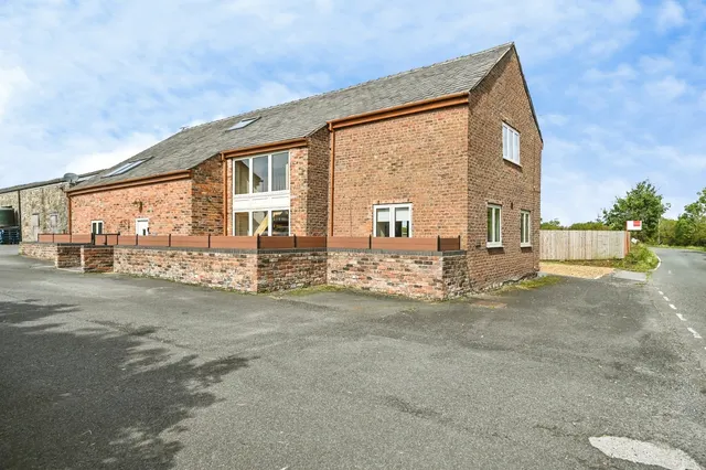 Tan House Lane, Warrington, WA5, photo 1