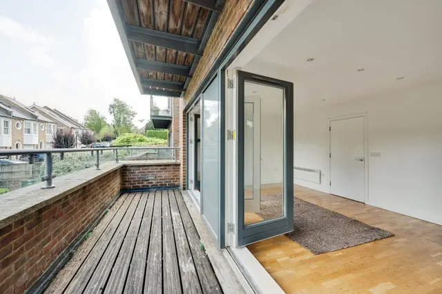 Photo 3 — Valley Road, Kenley, Surrey, CR8