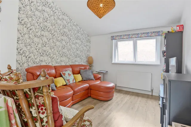 Photo 3 — Ashbrook Road, London