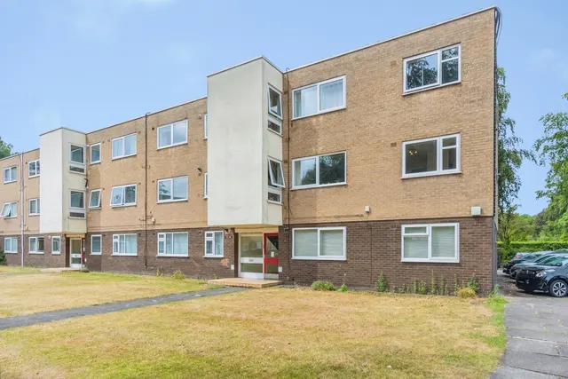 Brooklands Road, Sale, Greater Manchester, M33, photo 1