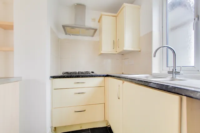 Birchanger Road, South Norwood, SE25, photo 2