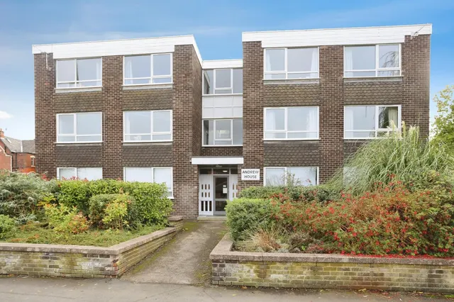 St. Andrews Road, Heaton Moor, SK4, photo 1