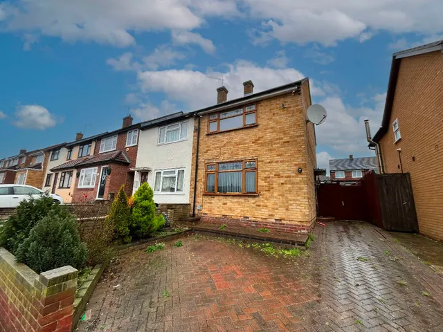 Archway, Harold Hill, Romford, photo 1
