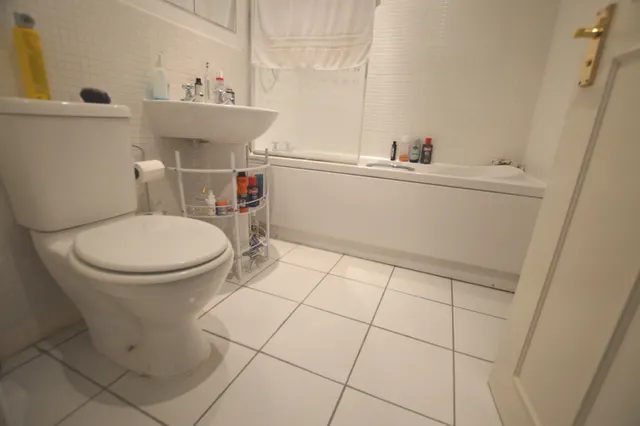 Parklands Manor, Wakefield, WF1, photo 3