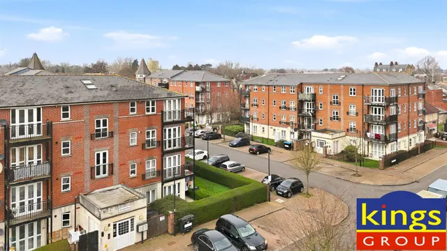 Gareth Drive, Edmonton, N9, photo 1