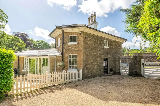 High Street, Brasted, Westerham, Kent, TN16 1JN, photo 1