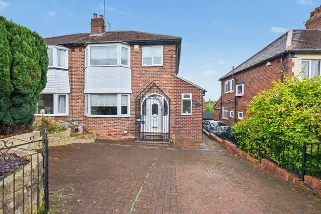 Armley Grange Avenue, Leeds, LS12, photo 1