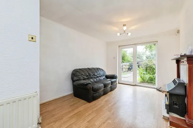 Photo 2 — Ruislip Road, Sunderland, Tyne and Wear, SR4