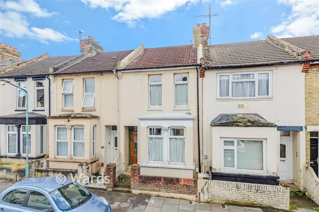 Priestfield Road, Gillingham, ME7, photo 1