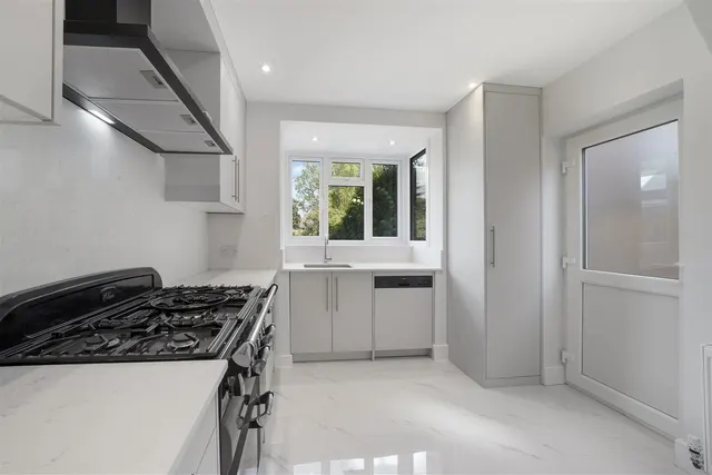 Littleton Road, Harrow, HA1, photo 2
