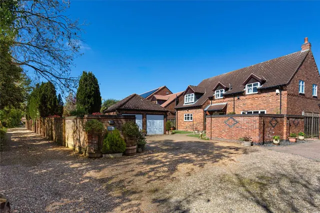 Yew Tree Close, Acaster Malbis, York, North Yorkshire, YO23 2YZ, photo 1