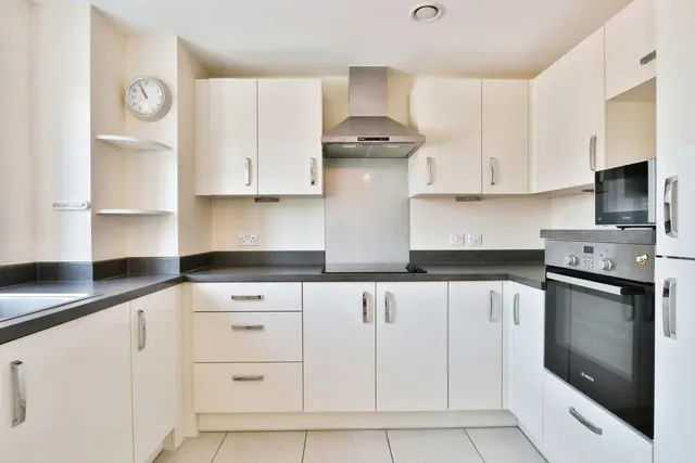 Macaulay Road, Broadstone, BH18, photo 2
