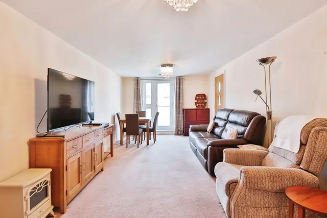 Macaulay Road, Broadstone, BH18, photo 3