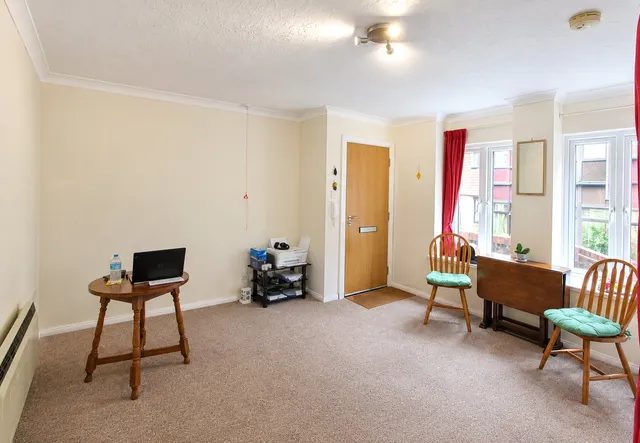 Hylton Road, Petersfield, GU32, photo 2