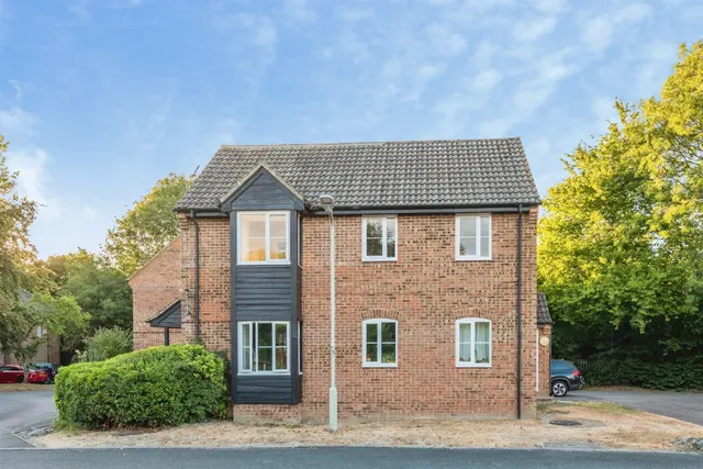 Wessex Close, Hungerford, photo 1