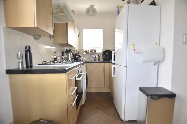 Photo 2 — Gander Green Lane, Sutton, SM1 2ES