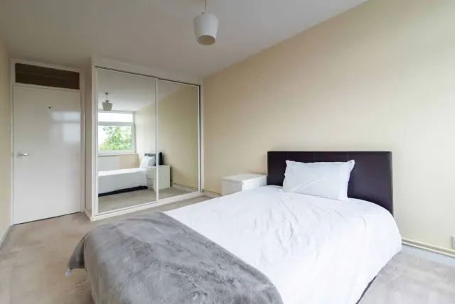 Deverell Street, SE1, photo 3