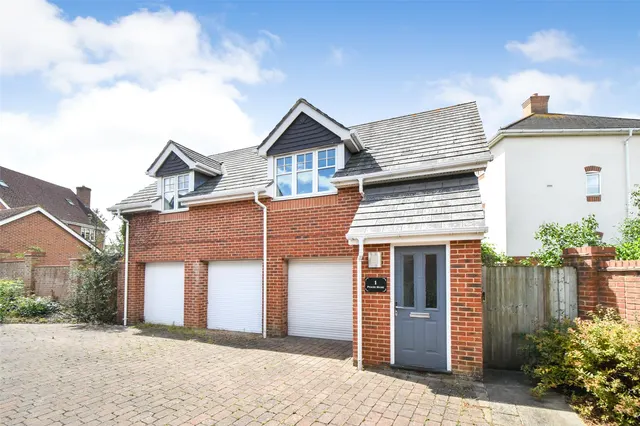 Peked Mede, Hook, Hampshire, RG27 9US, photo 1