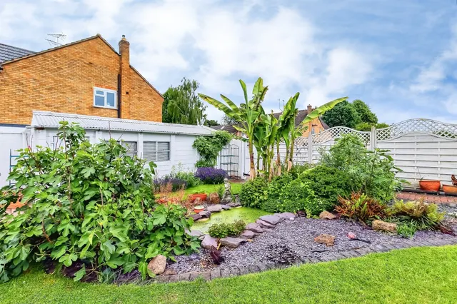 Northleigh Grove, Market Harborough, LE16, photo 2