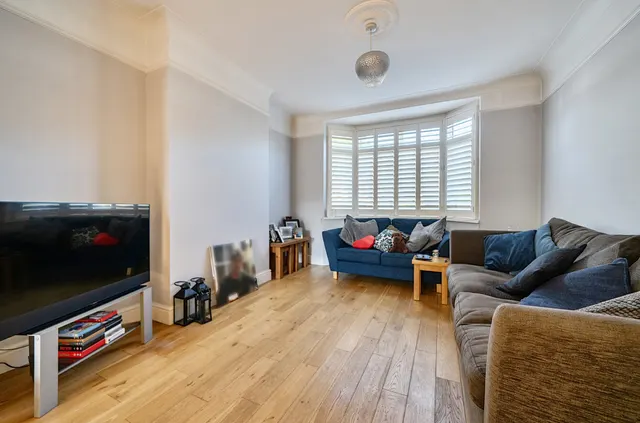 Photo 2 — Chesterfield Road, Barnet, EN5 2RE