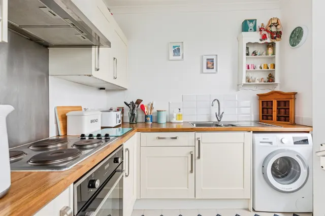 Photo 2 — Braybrooke Road, Hastings