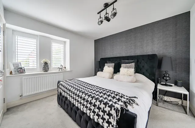 Photo 3 — Littlewood Place, Warfield, Bracknell, Berkshire, RG42 6DL