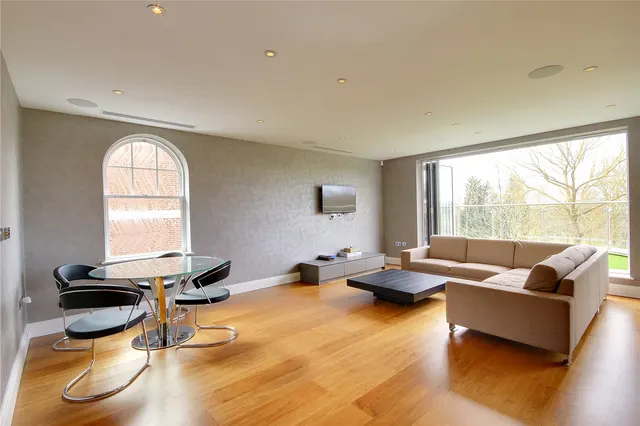 Photo 2 — Murano House, 389 Cockfosters Road, Hadley Wood, Hertfordshire, EN4 0JS