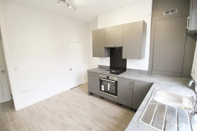 Vernon Road, Bredbury, photo 3