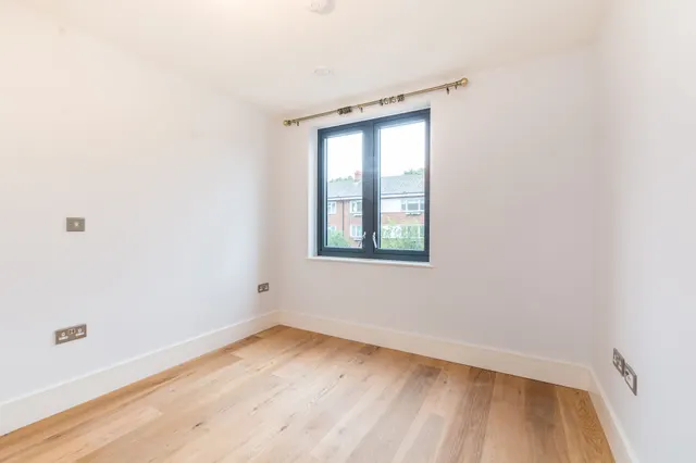 London, NW6, photo 2