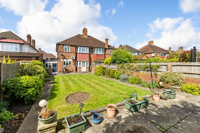 Howberry Road, Edgware, HA8, photo 1