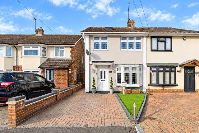 Stephen Avenue, South Hornchurch, RM13, photo 1