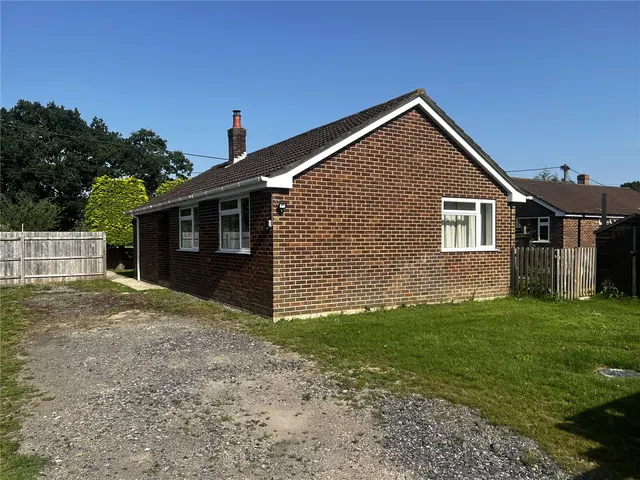 Pitmore Lane, Pennington, Lymington, Hampshire, SO41 8LL, photo 1