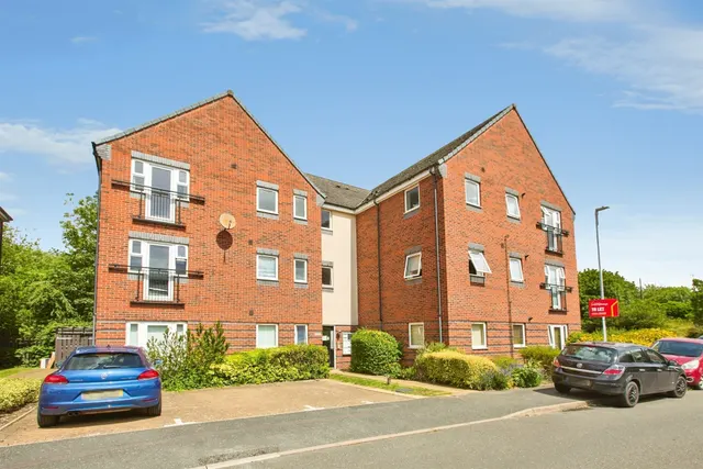 Pipers Way, Burton-On-Trent, DE14, photo 1