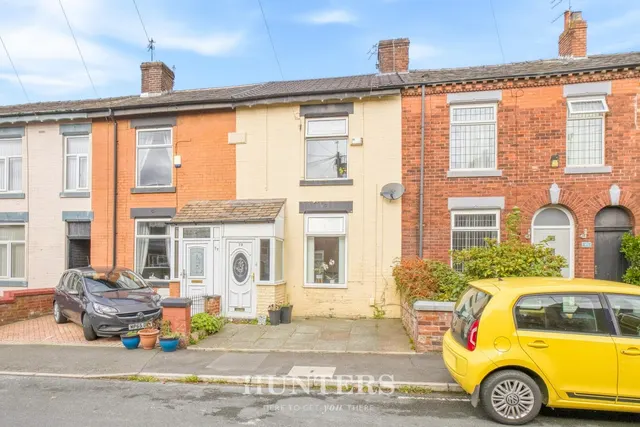 Jubilee Road, Middleton, M24, photo 1