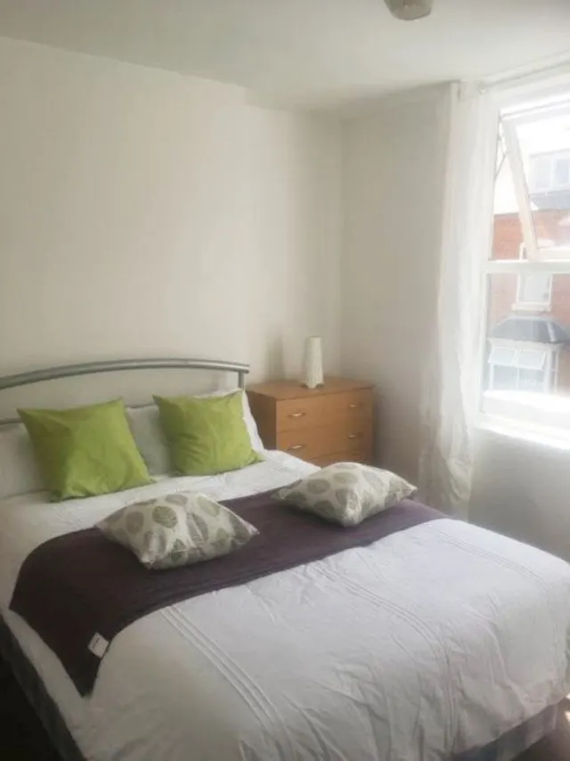 Viewings, B16, photo 1