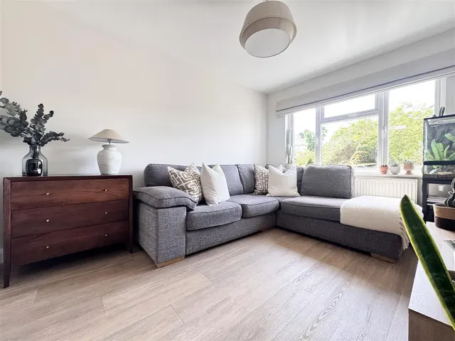 Photo 2 — Western Avenue, Polegate, BN26 6EP