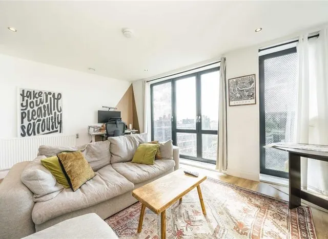 Buckhurst Street, Bethnal Green, E2, photo 2