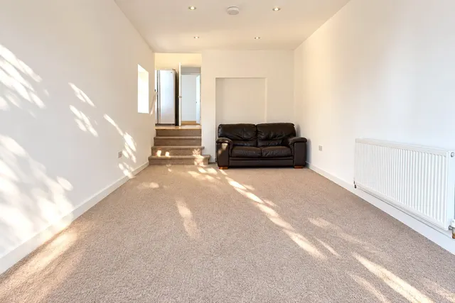 Birchanger Road, London, SE25, photo 3