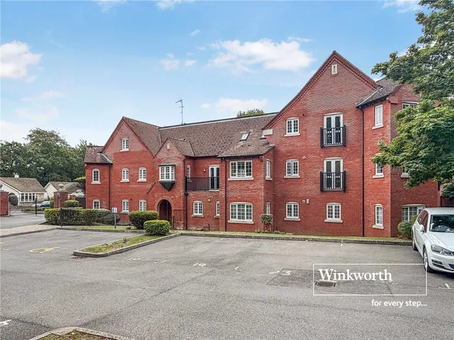 Whincroft Close, Ferndown, BH22, photo 1