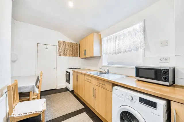 Heyworth Road, London, E15, photo 2