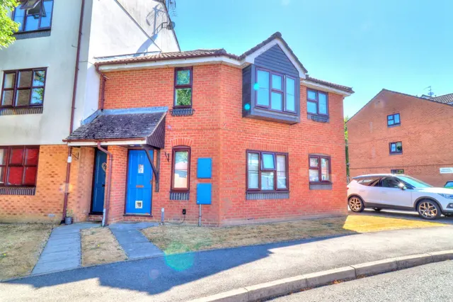 Barkus Way, Stokenchurch, HP14, photo 1