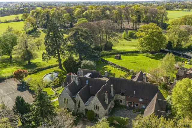 Wycombe Road, Prestwood, HP16, photo 1