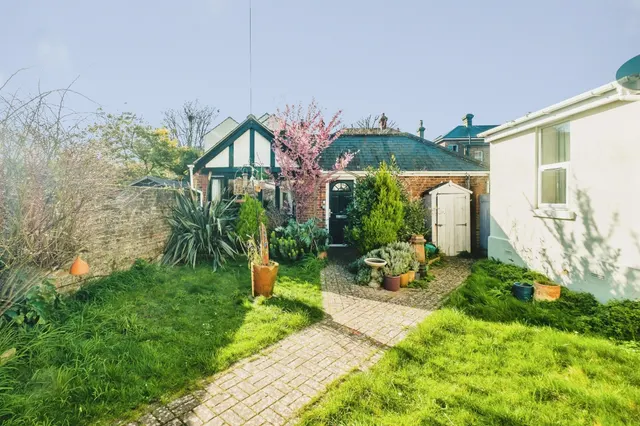 Tennyson Road, Worthing, BN11, photo 1