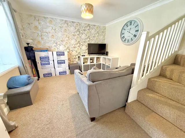 Photo 3 — Bowmans Way, Dunstable LU6 3LF