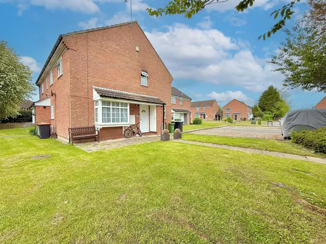Bowmans Way, Dunstable LU6 3LF, photo 1