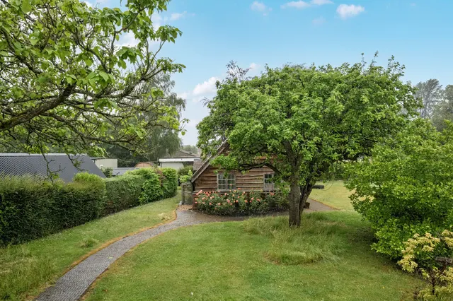 Photo 3 — Eastcourt, Burbage, SN8