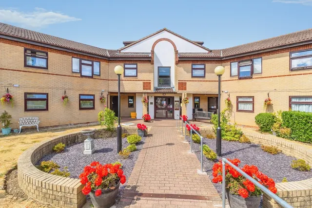 Flintergill Court, Heelands, Milton Keynes, Buckinghamshire, MK13, photo 1